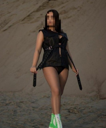 У меня опыт и творческий подход к каждой встрече, чтобы удовлетворить все твои желания. Великолепная фигура, нежная кожа и манящие губы – все для твоего удовольствия. 🌹Не стесняйся, смело позвони мне и ты окунешься в мир страсти и наслаждения. Мои услуги широки и включают все, что ты желаешь. Доверься моим магическим рукам и обещаю, что будешь возвращаться ко мне снова и снова! 💋 Посмотри мои фото и оцени мою красоту. Отзывы моих довольных клиентов говорят сами за себя. Жду тебя в Москве для незабываемого вечера! 💫 12675, 34 года