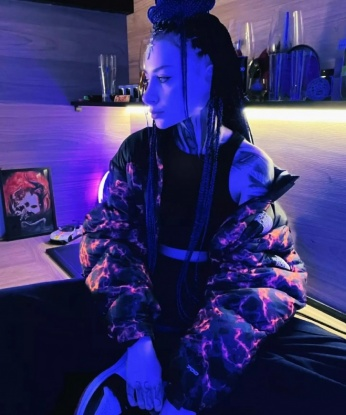 Молодая, игривая девушка ждет тебя в гости! Я подарю тебе море удовольствия и радости. Не упусти шанс окунуться в мир страсти! 2032, 18 лет