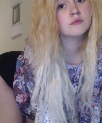 Соблазнительная шатенка ищет щедрого мужчину для ярких встреч. Обещаю незабываемые моменты и полное погружение в мир страсти. 9708, 28 лет